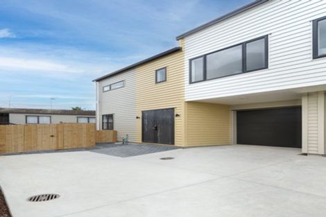Photo of property in 50 Sandgate Avenue, Botany Downs, Auckland, 2010