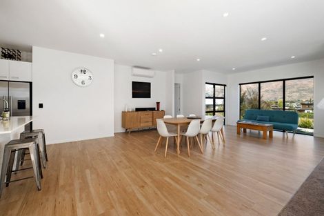 Photo of property in 15 Matipo Street, Wanaka, 9305