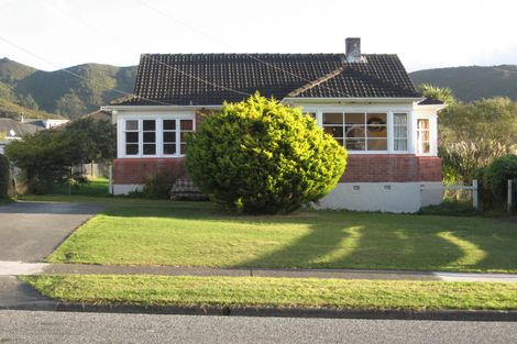 Photo of property in 10 Wilkie Crescent, Naenae, Lower Hutt, 5011