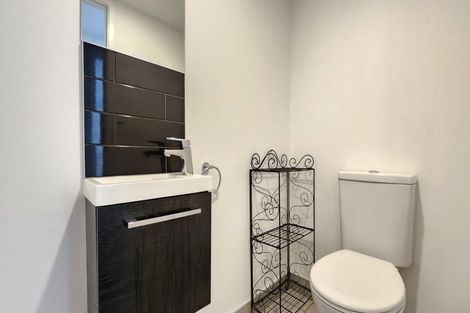 Photo of property in Alpha Apartments, 703/4u Elizabeth Street, Mount Victoria, Wellington, 6011