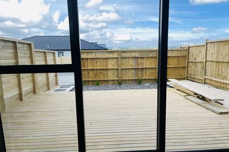 Photo of property in 18 Rorotu Avenue, Karaka, 2113