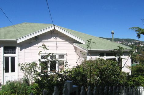 Photo of property in 33 Kaihuia Street, Northland, Wellington, 6012