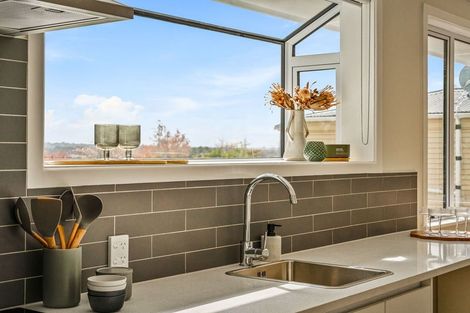 Photo of property in 207 Sturges Road, Henderson, Auckland, 0612