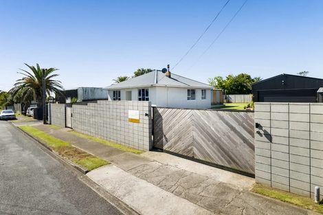 Photo of property in 21 Carthew Street, Okato, 4335