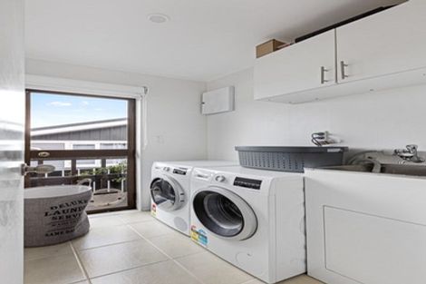 Photo of property in 1/13 Matipo Road, Te Atatu Peninsula, Auckland, 0610