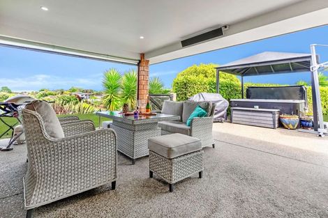 Photo of property in 19 Kendallvale Drive, Waiuku, 2123