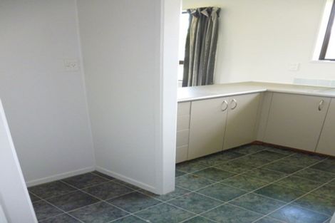 Photo of property in 2/30 Karepo Crescent, Ranui, Auckland, 0612
