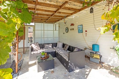 Photo of property in 18 Kent Street, Carterton, 5713