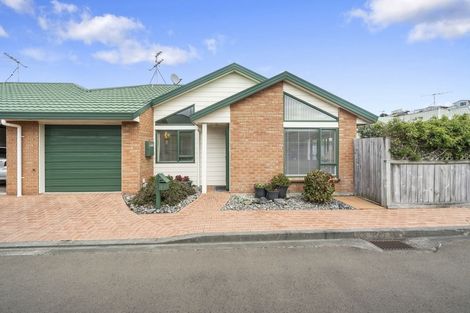 Photo of property in Miramar Villas, 21/3u Byron Street, Miramar, Wellington, 6022