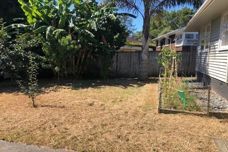 Photo of property in 4 La Rosa Street, Green Bay, Auckland, 0604