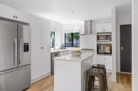 Photo of property in 4/48 Schnapper Rock Road, Schnapper Rock, Auckland, 0632