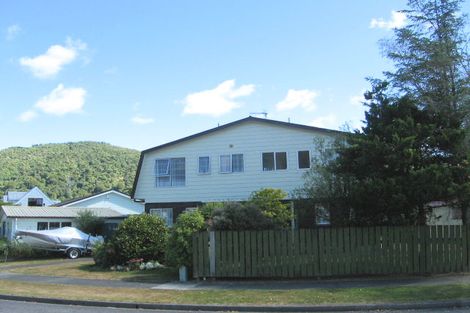 Photo of property in 1/4 Beryl Grove, Birchville, Upper Hutt, 5018