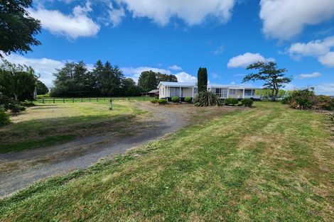 Photo of property in 15 Locket Road, Glenfield, Auckland, 0629
