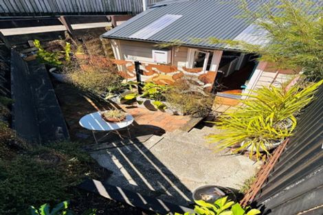 Photo of property in 180 Sutherland Road, Lyall Bay, Wellington, 6022