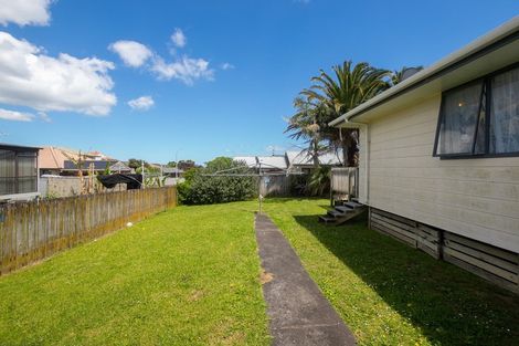 Photo of property in 187 Finlayson Avenue, Clendon Park, Auckland, 2103