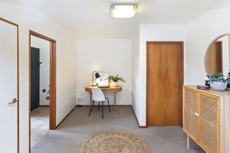 Photo of property in 2/77 Hinau Street, Riccarton, Christchurch, 8041