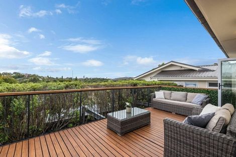 Photo of property in 4/37 Onewa Road, Northcote, Auckland, 0627