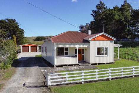 Photo of property in 5038 Pahiatua Pongaroa Road, Pongaroa, 4991