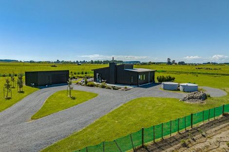 Photo of property in 858d Rangiotu Road, Rangiotu, Palmerston North, 4477