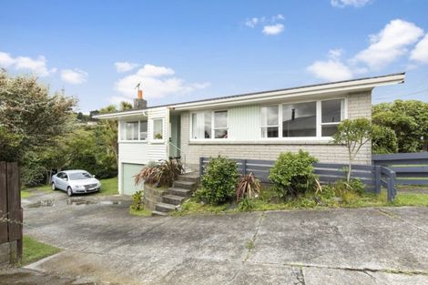 Photo of property in 32 Mark Avenue, Paparangi, Wellington, 6037
