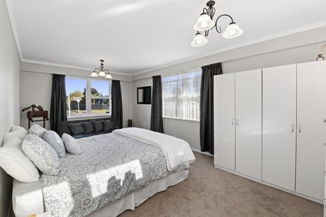 Photo of property in 10 Grenville Street, Levin, 5510