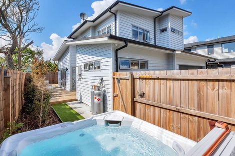 Photo of property in 5c Woodside Road, Massey, Auckland, 0614