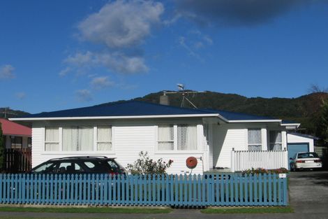 Photo of property in 7 Kairanga Crescent, Wainuiomata, Lower Hutt, 5014