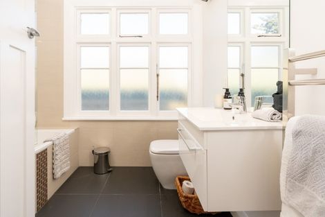 Photo of property in 143 Hataitai Road, Hataitai, Wellington, 6021