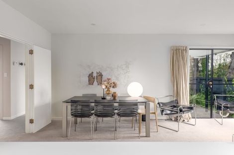 Photo of property in 155 Fendalton Road, Fendalton, Christchurch, 8041