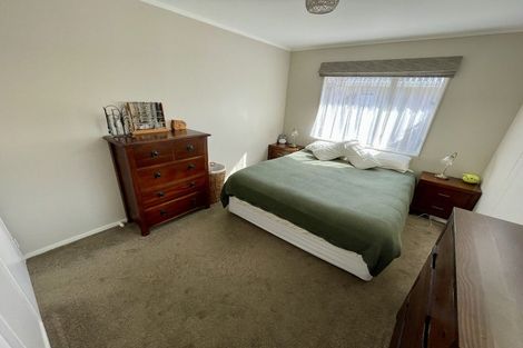 Photo of property in 2/26 Whites Line West, Woburn, Lower Hutt, 5010