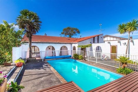 Photo of property in 349 East Coast Road, Mairangi Bay, Auckland, 0630