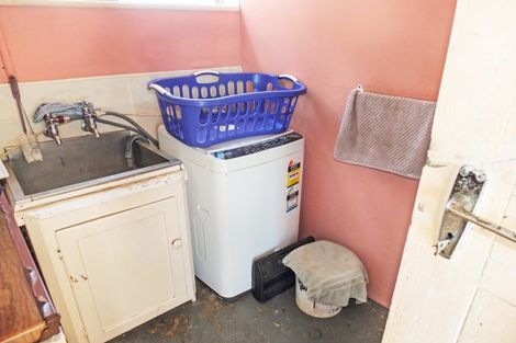Photo of property in 12 Roore Street, Foxton Beach, Foxton, 4815