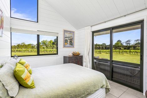 Photo of property in 73 Motu Road, Kumeu, 0891