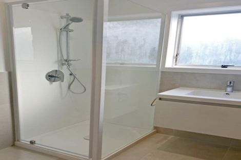 Photo of property in 2/52 Makora Road, Massey, Auckland, 0614