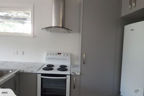 Photo of property in 16 Southern Cross Crescent, Island Bay, Wellington, 6023