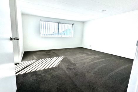 Photo of property in 2/18 Kennington Drive, Clendon Park, Auckland, 2103
