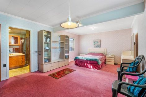 Photo of property in 97 Easther Crescent, Kew, Dunedin, 9012