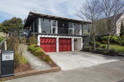 Photo of property in 19 Highfield Place, Avonhead, Christchurch, 8042