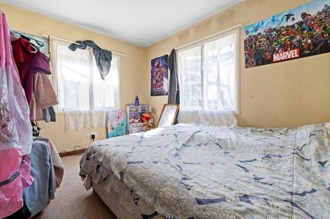 Photo of property in 129 Russell Road, Manurewa, Auckland, 2102