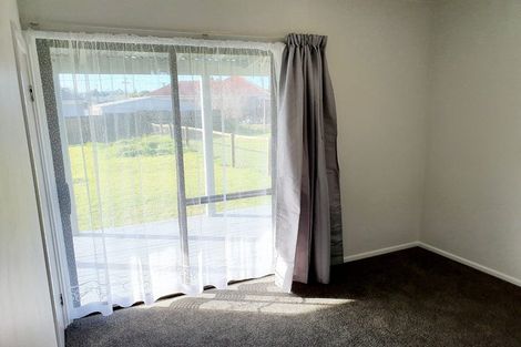 Photo of property in 33 Johnstones Road, Otara, Auckland, 2023