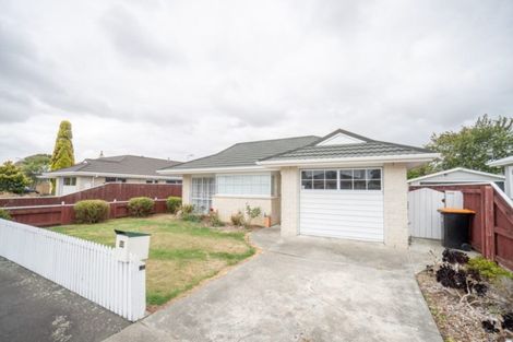 Photo of property in 23 Rangitira Avenue, Palmerston North, 4414