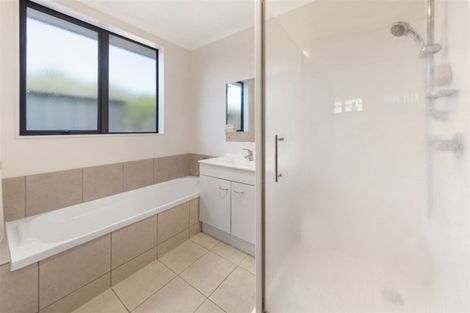 Photo of property in 12 Kathleen Reece Place, Waiuku, 2123