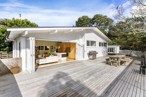 Photo of property in 115 Beach Haven Road, Beach Haven, Auckland, 0626