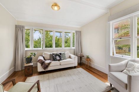 Photo of property in 1/6 Valley Road, Northcote, Auckland, 0626