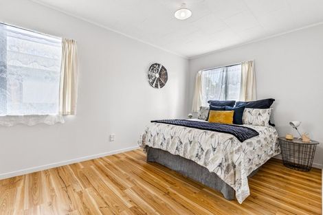 Photo of property in 12 Cameron Place, Ranui, Auckland, 0612