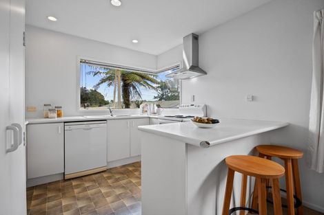 Photo of property in 14 Elliott Avenue, Bayview, Auckland, 0629