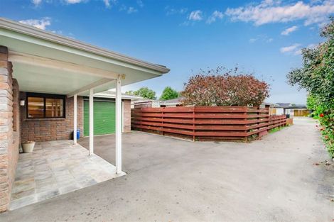 Photo of property in 56a Rewarewa Crescent, Waikanae, 5036