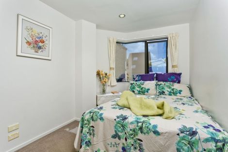 Photo of property in 77a Ocean View Road, Hillcrest, Auckland, 0627