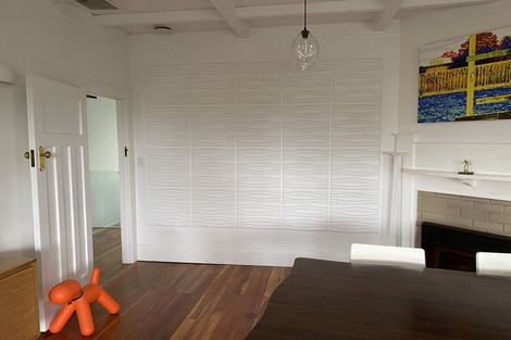 Photo of property in 233 Godley Road, Titirangi, Auckland, 0604