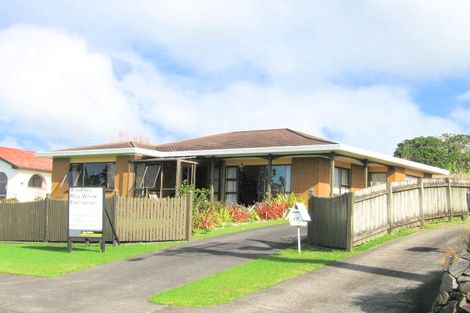 Photo of property in 17 Rushden Terrace, Red Beach, 0932